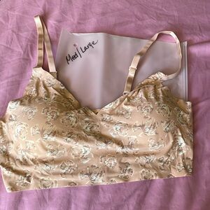 Super cute, fun and stretchy sports bra